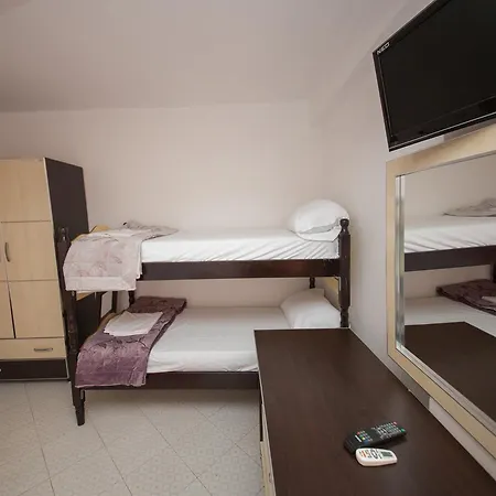 Hotel Krenari 3*